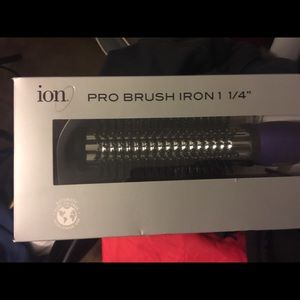 Ion pro brush iron NWOT